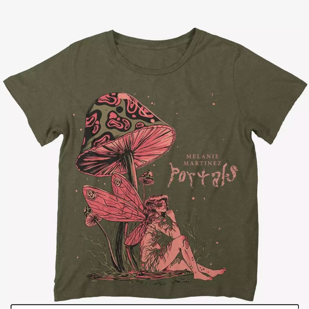 NWOT Melanie Martinez portals T-shirt